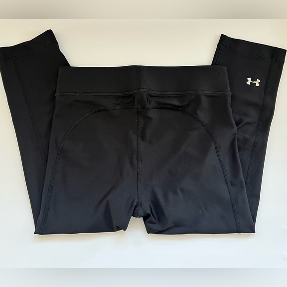 GENTLY used Under Armour Crop Leggings, Medium - Picture 2 of 5